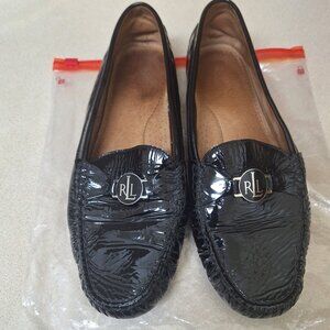 RALPH LAUREN PATENT LEATHER LOAFER.